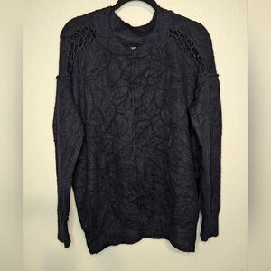 Le Temps des Cerises Acrylic Sweater w/ wrinkle look and shoulder designs black